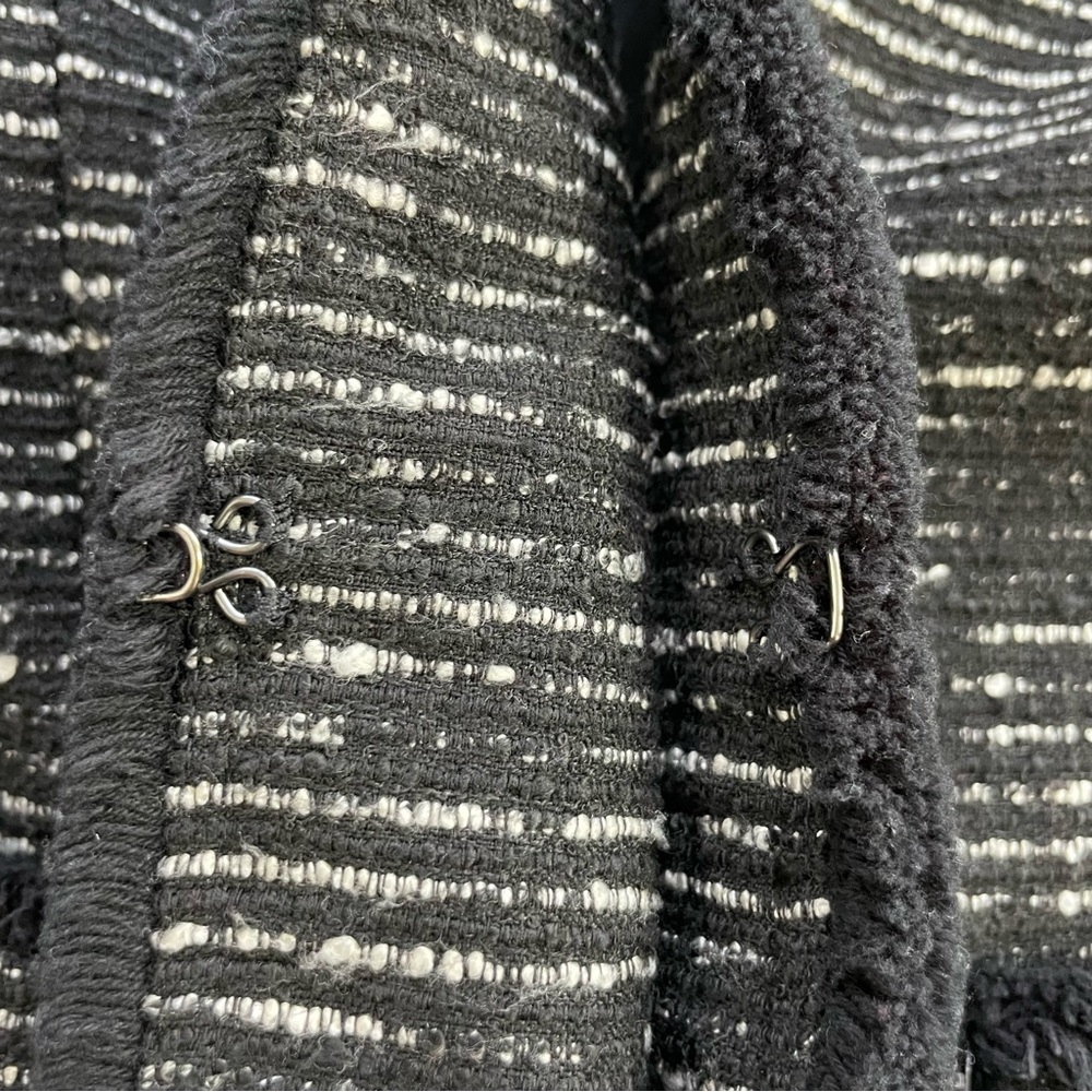 Banana Republic Black and White Boucle Fringe Trim Business Professional Balzer - Picture 9 of 15